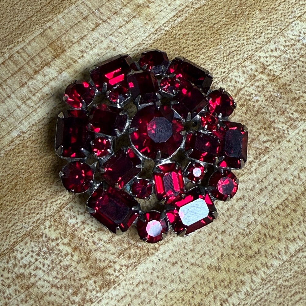 Vintage Weiss Red Rhinestone Brooch - Stunning Mid-Century Pin